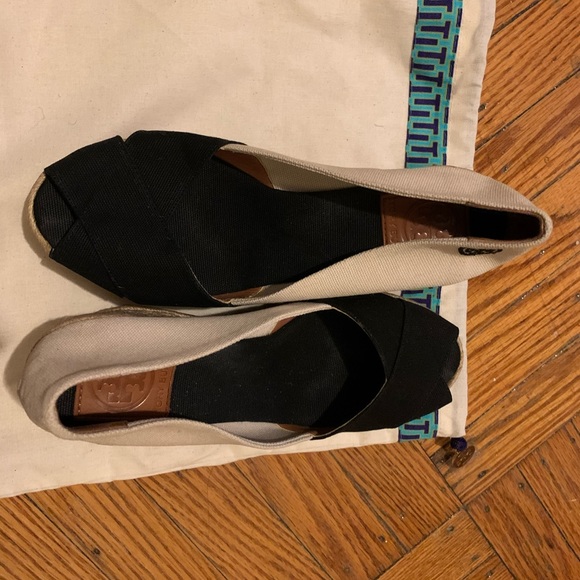 Shoes - Picture 2 of 4